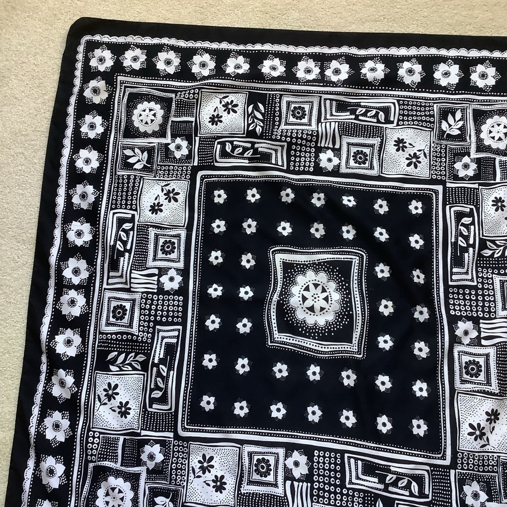 Black and White Floral Scarf - Picture 4 of 7